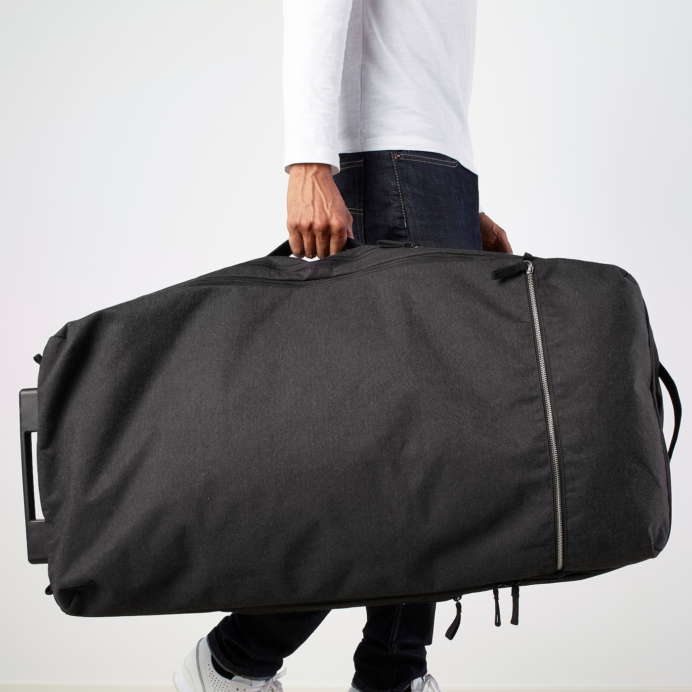 32 duffle bag on wheels
