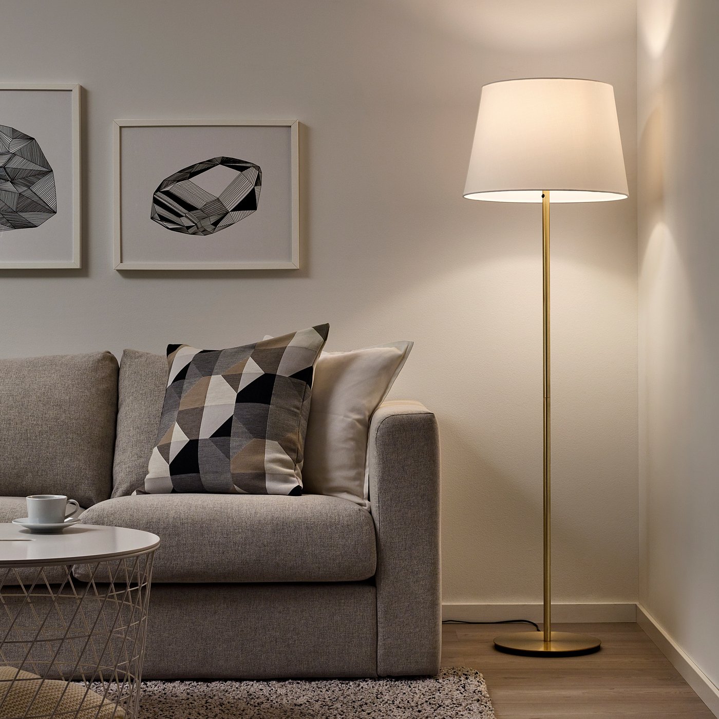 55+ Breathtaking Ideas Of Living Room Floor Lamps Concept | Swing Kitchen