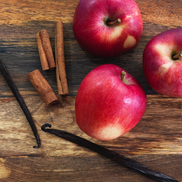 Vinter Scented Candle In Metal Tin Apple Shaped Winter Apples Red Ikea