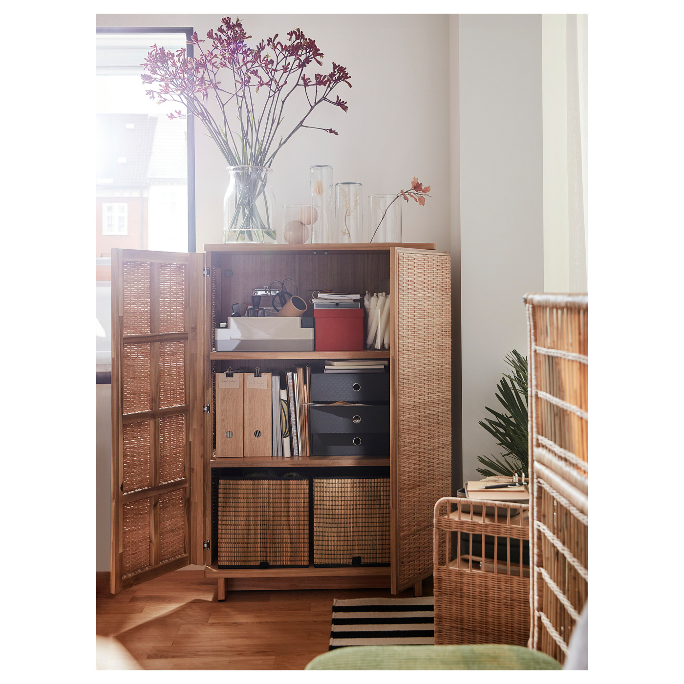 ins-image