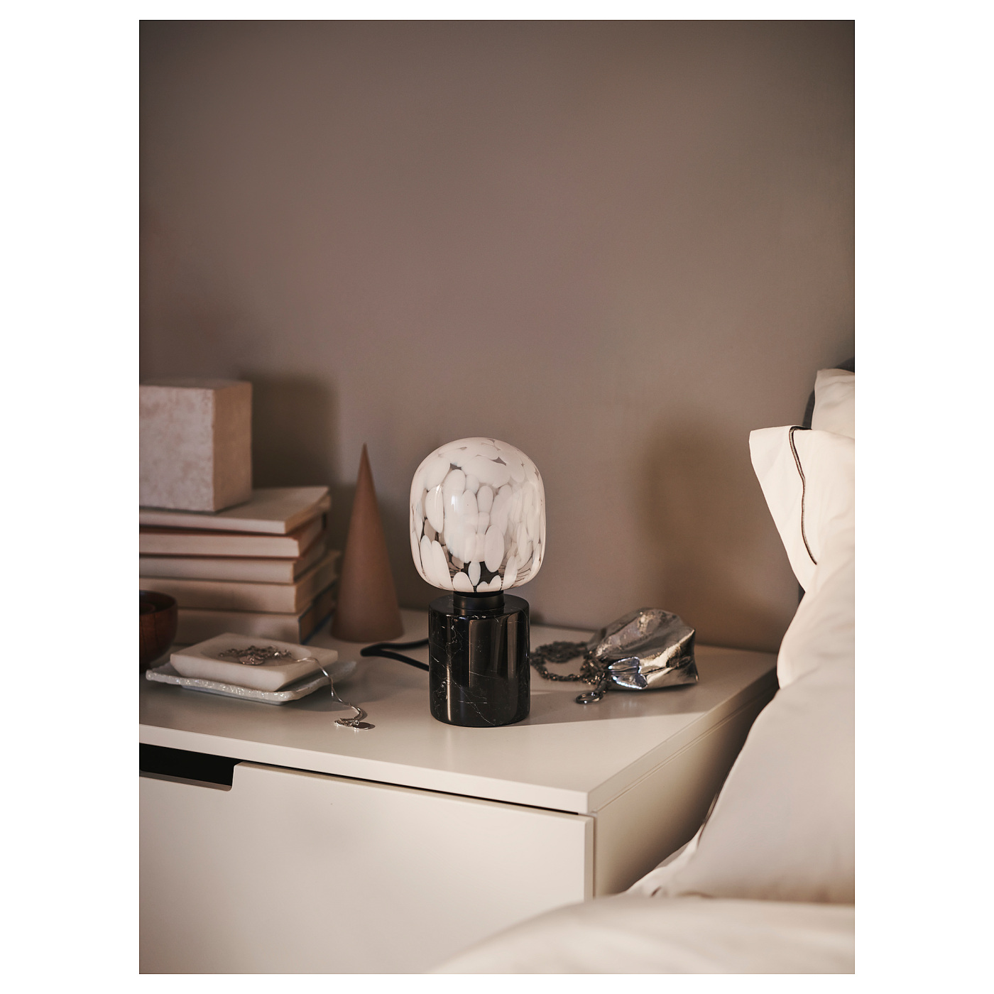 ins-image