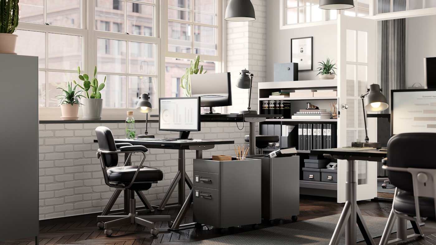 Small-space office, big-business opportunities