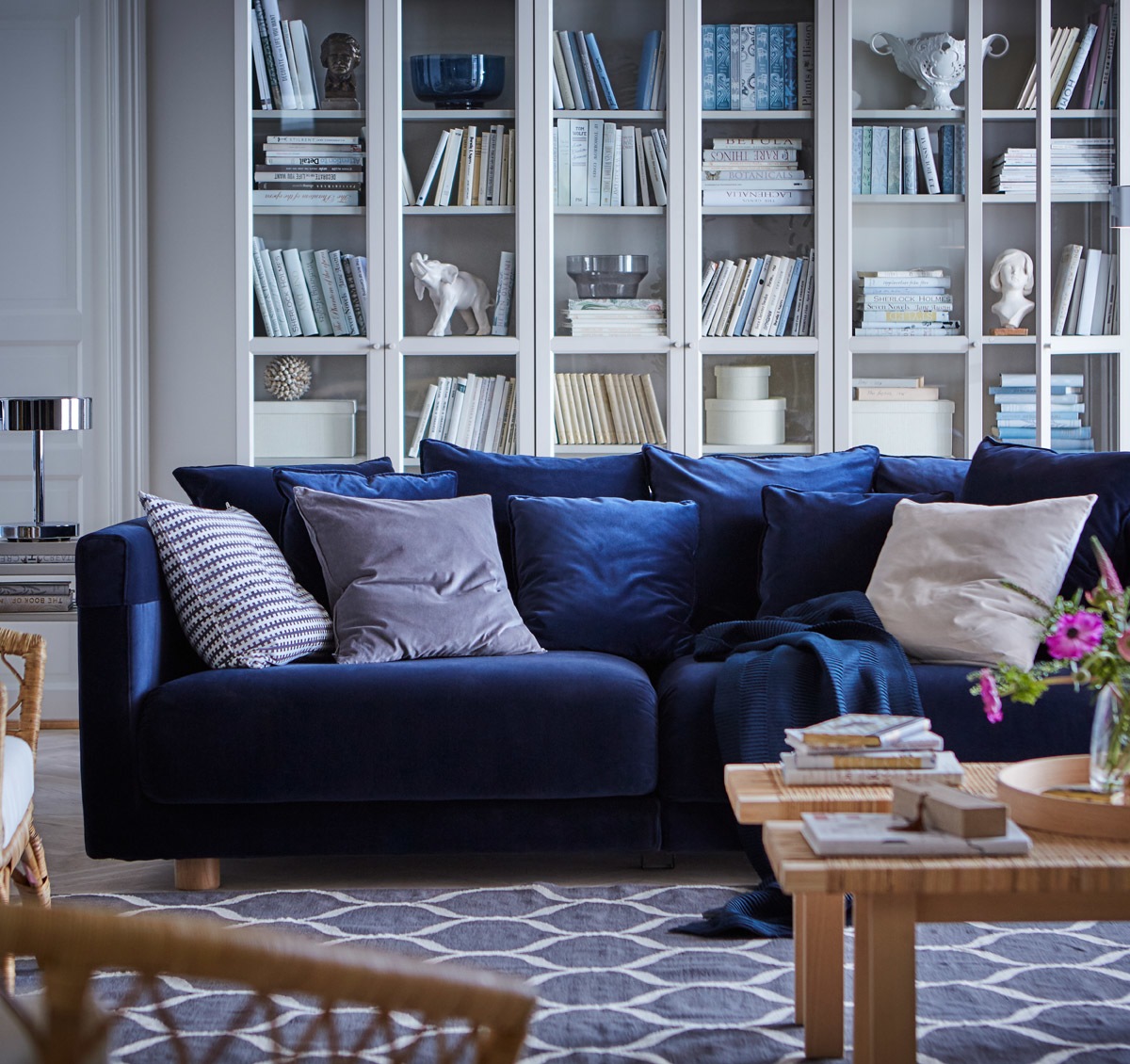 还有柔软奢华的天鹅绒沙发套,stockholm 斯德哥尔摩 深蓝色三人沙发在