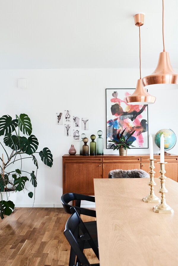 A dining area for entertaining friends.