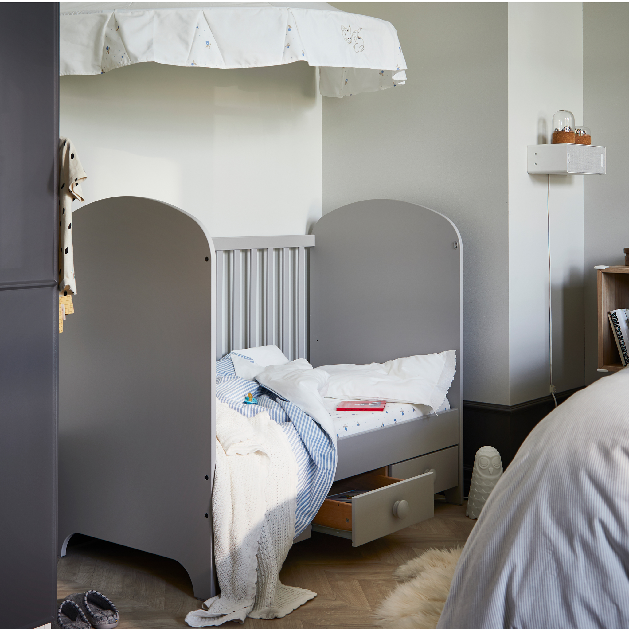 wall mounted cot bed
