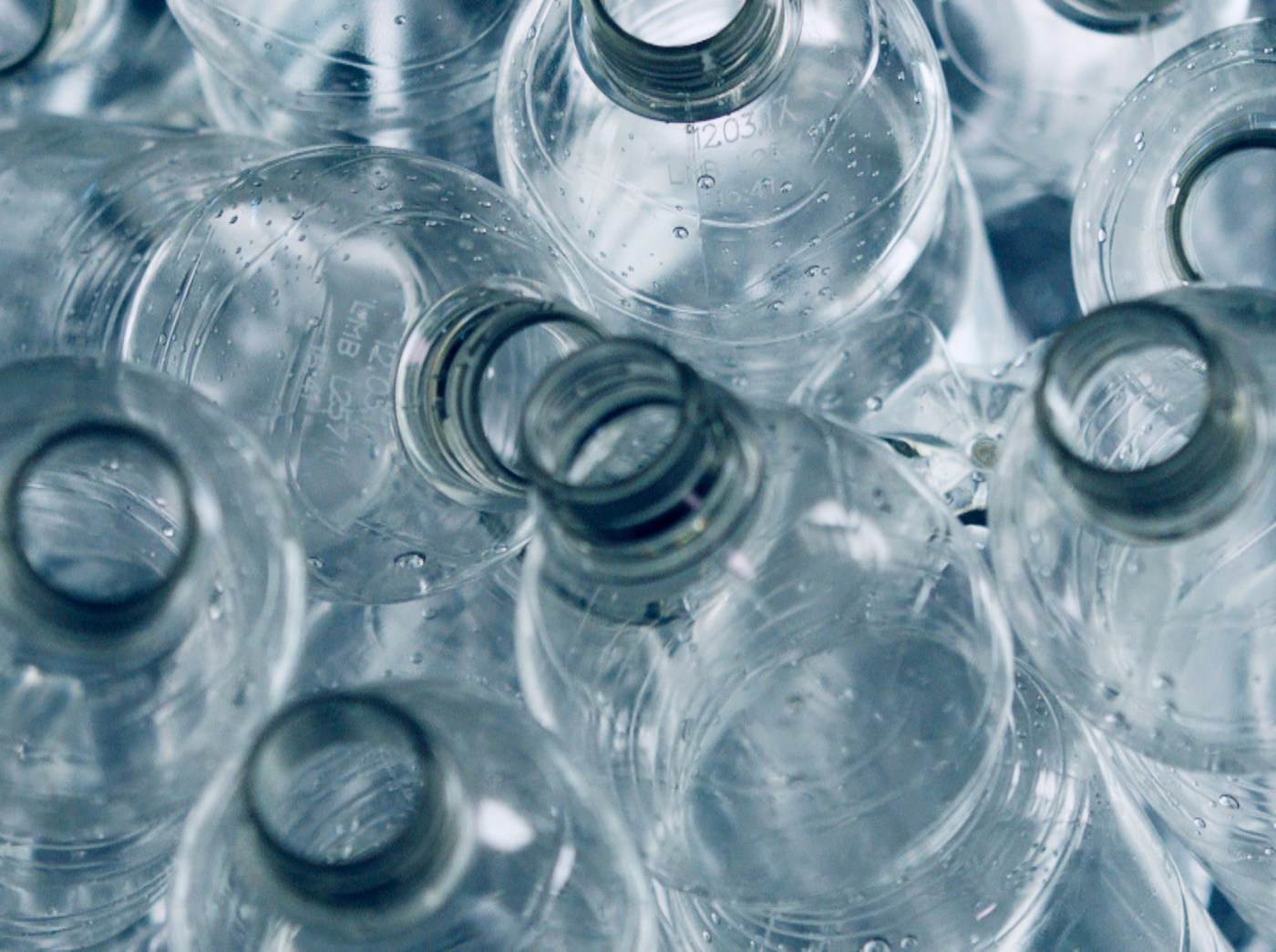 Around 25 half-litre recycled plastic PET bottles are used for each IKEA KUNGSBACKA kitchen front.