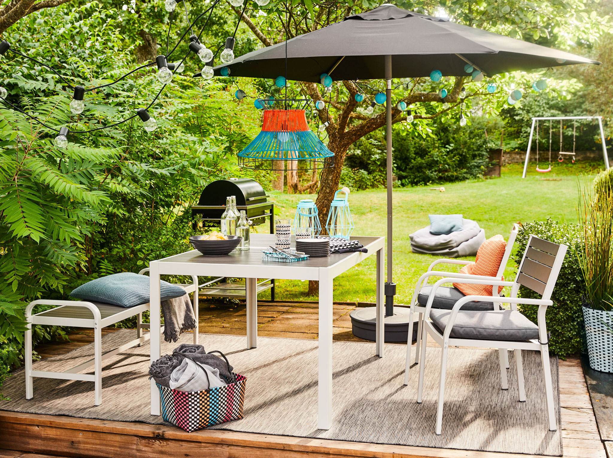 Pflegerin Mopse Outdoor Kuessen