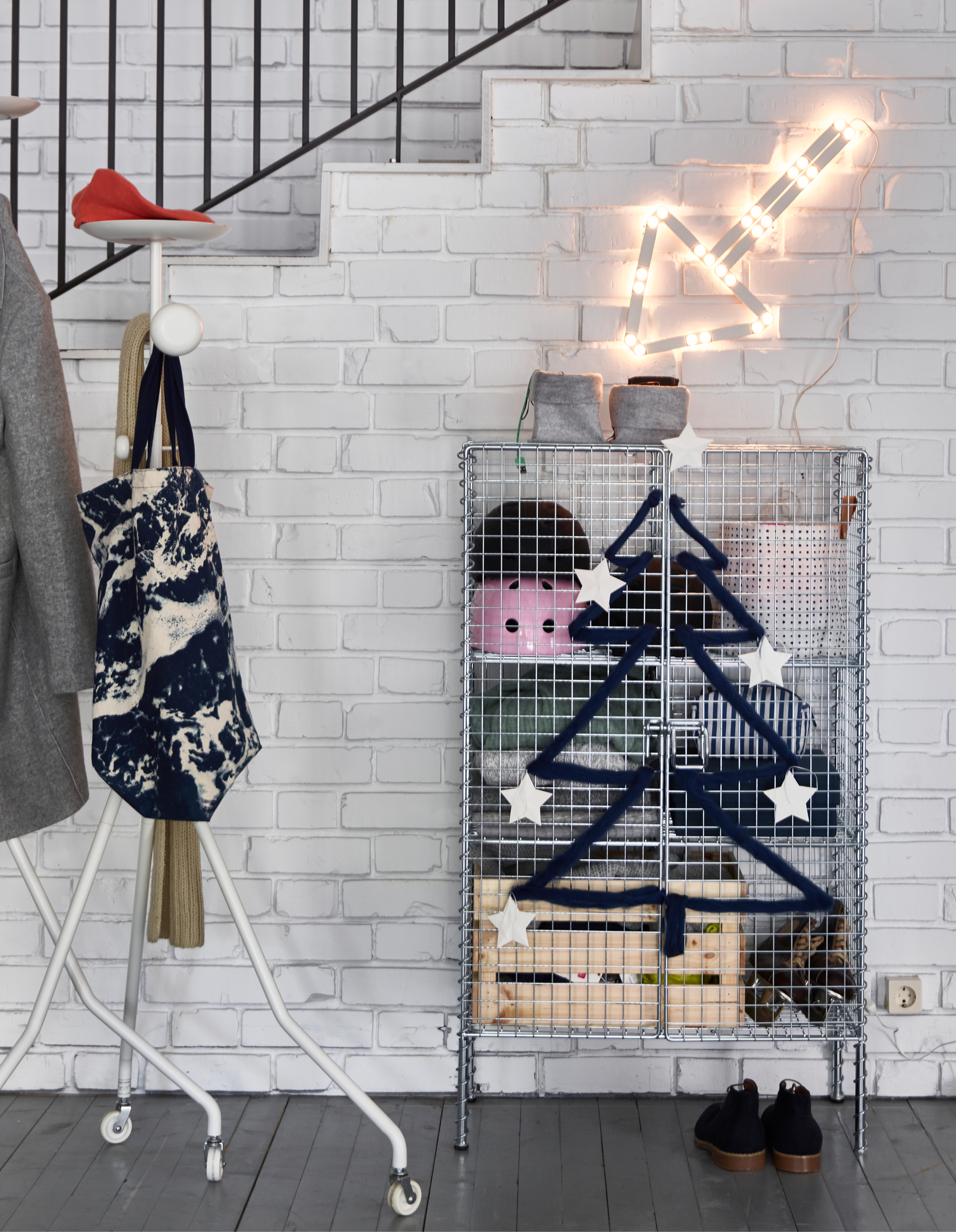 With the holidays just around the corner, why not try some new living room decoration ideas? Create a window display with LED lights. IKEA has a wide range of living room décor, such as LJUSANDE LED battery-operated candles in a natural hue.
