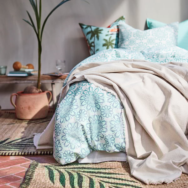 ÄNGSSALVIA Quilt cover and 2 pillowcases, white/turquoise, 240x220/50x80 cm